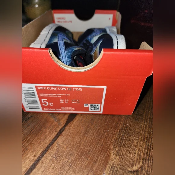 Nike Dunk Low SE - Picture 4 of 11